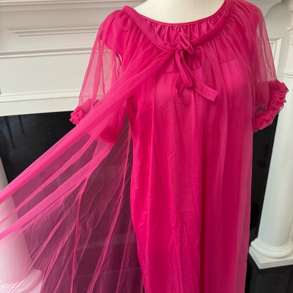 Vintage Hot Pink Nightgown & Bernette Sheer Robe Peignoir Set – Medium - Picture 4 of 16